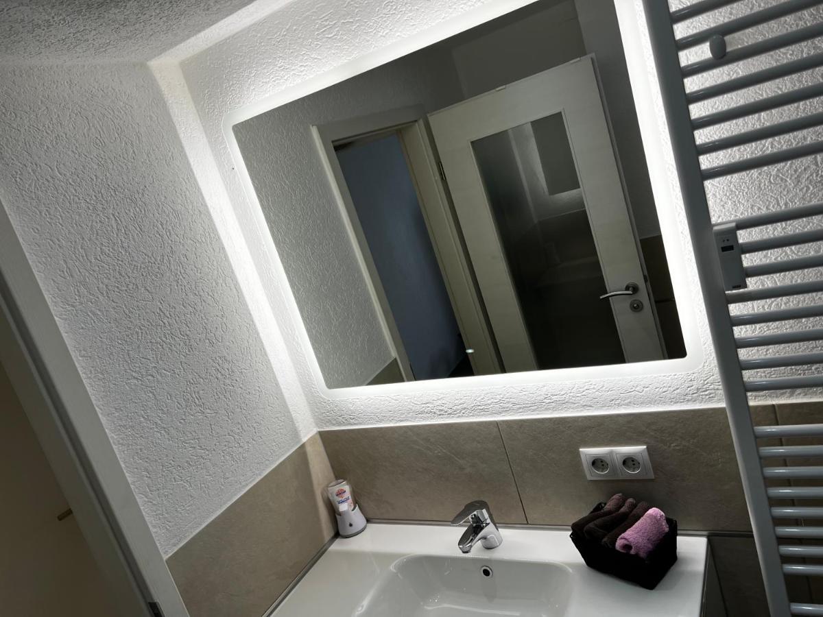 Moderne Wohnung Mit Bergblick Friedrichshafen Exterior photo